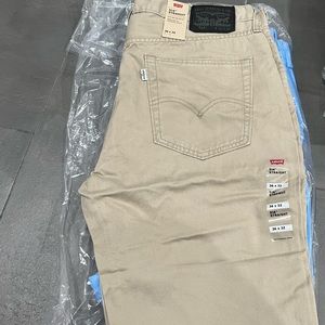 NWT Men’s Levi’s 36 x 32 Khaki Color 514 Jeans